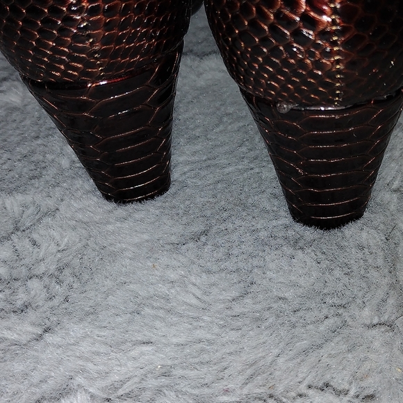 Work heels size 6 - Picture 3 of 3